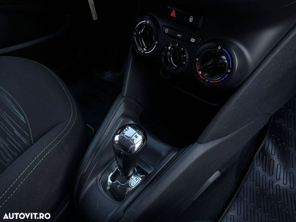 Peugeot 208 - 6