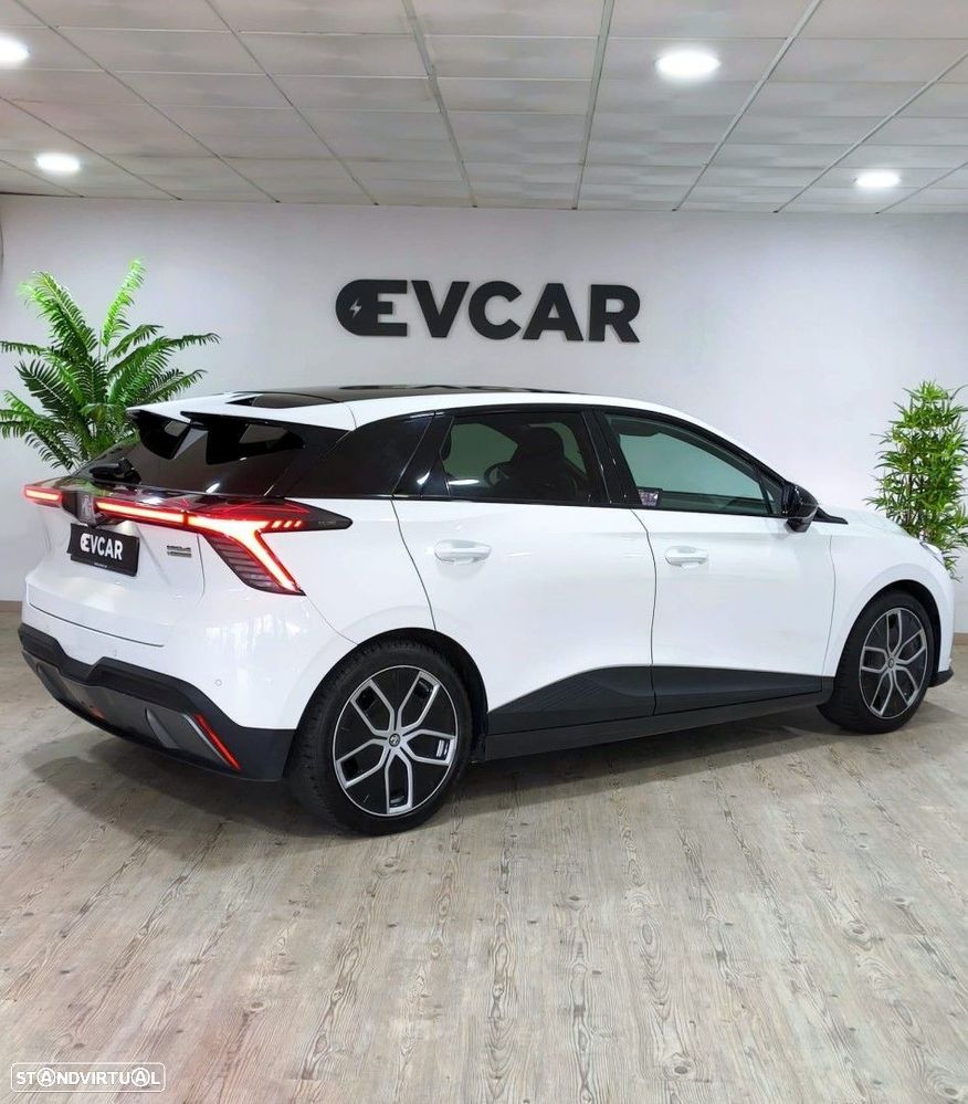 MG MG4 64 kWh Luxury - 33