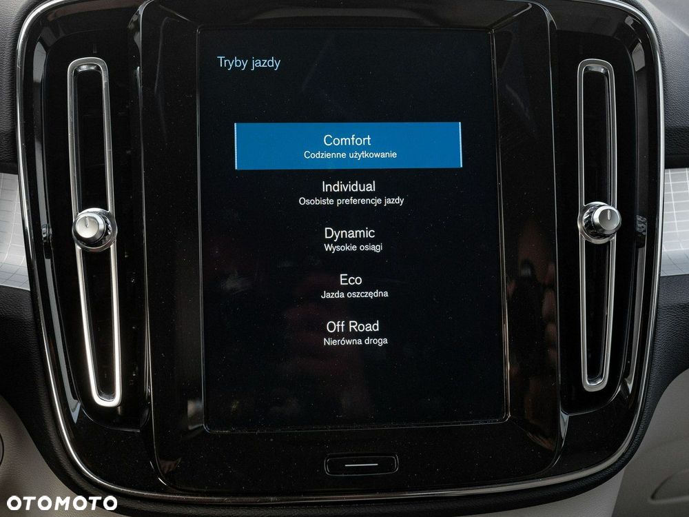 Volvo XC 40 - 24