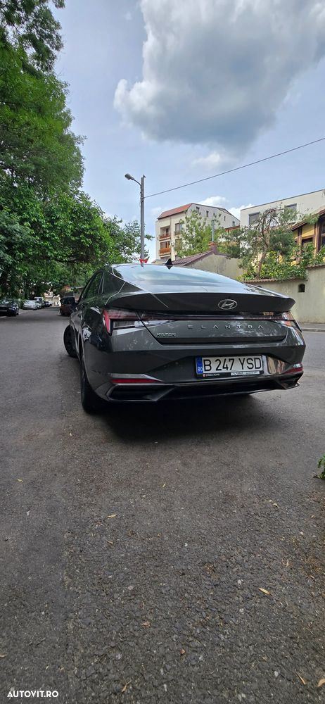 Hyundai Elantra 1.6 l 123 CP 6MT Exclusive - 8