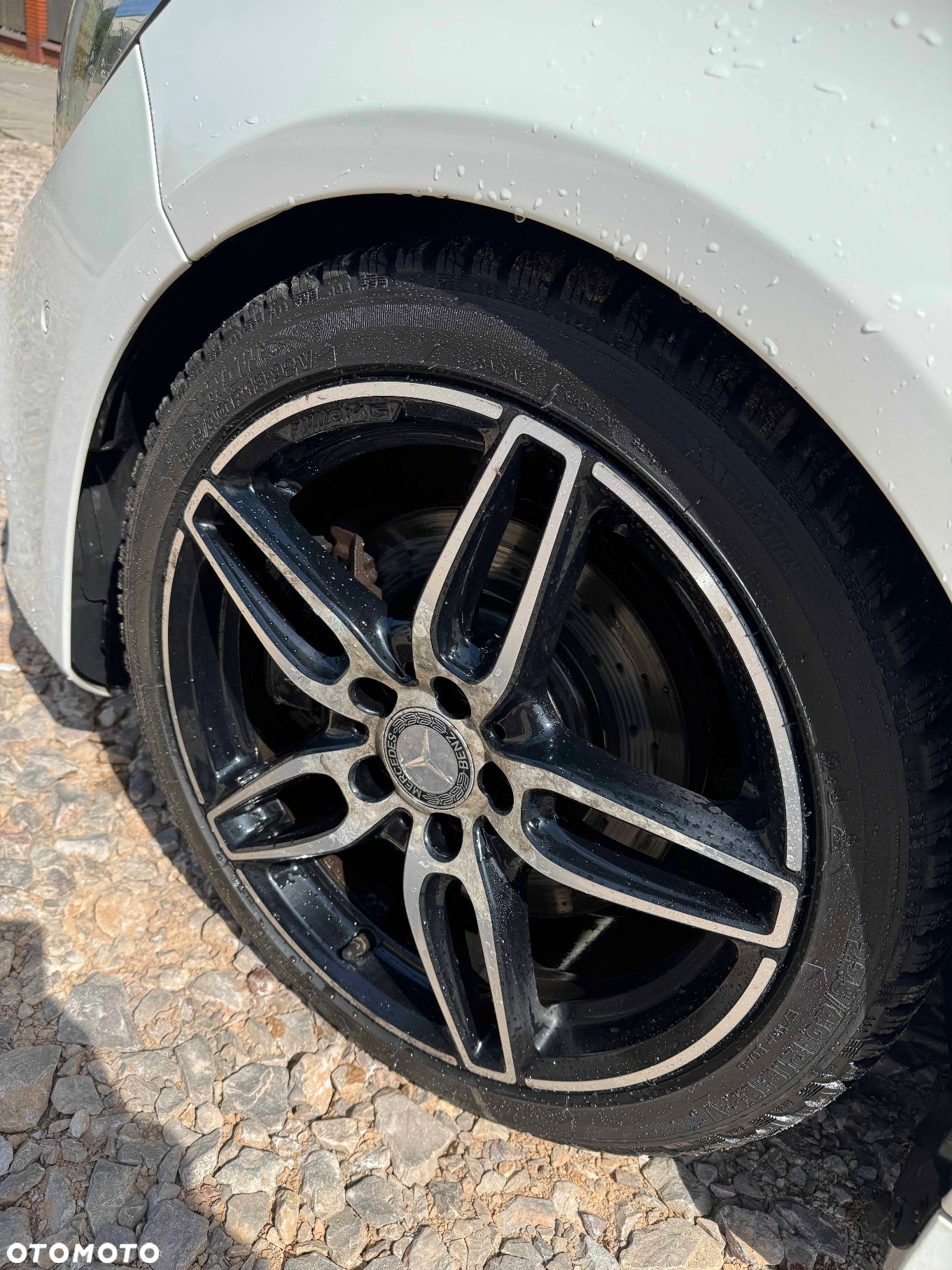 Mercedes-Benz CLA 220 4-Matic AMG Line - 17