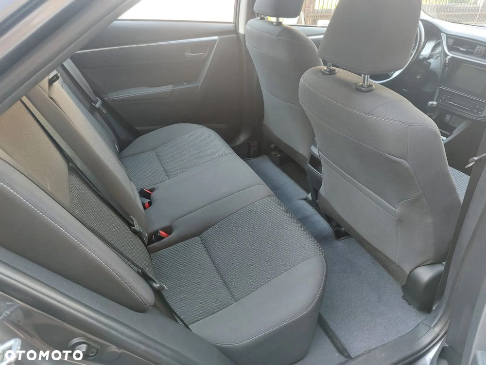 Toyota Corolla 1.6 Comfort - 9
