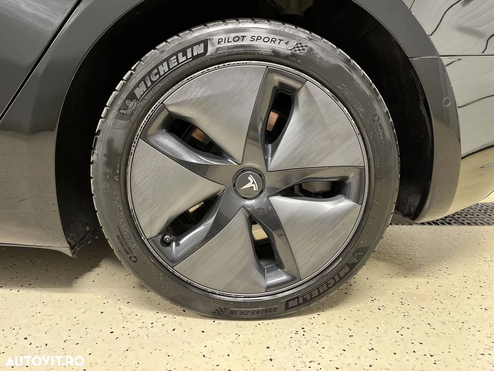 Tesla Model 3 - 28
