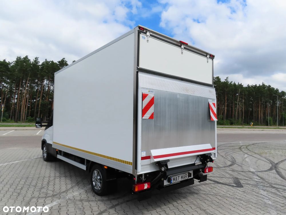 Iveco Daily 35S18 3.0 HPI 180 KM POWER Kontener+ WINDA BÄR 750 Kg 8.E.Palet 4270 mm Długi Boczne Drzwi Rozstaw Osi 4100 mm Ładowność 905 Kg GWARANCJA PRODUCENTA Stan Jak Nowy Gotowy Dostępny POLECAM - 5