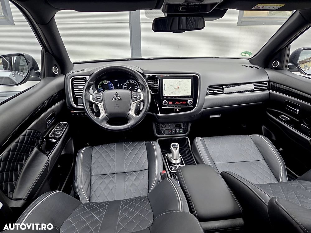 Mitsubishi Outlander - 21