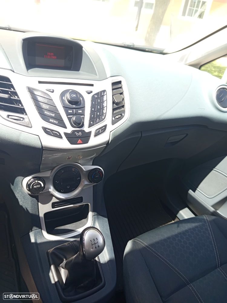 Ford Fiesta 1.25 Titanium 124g - 8