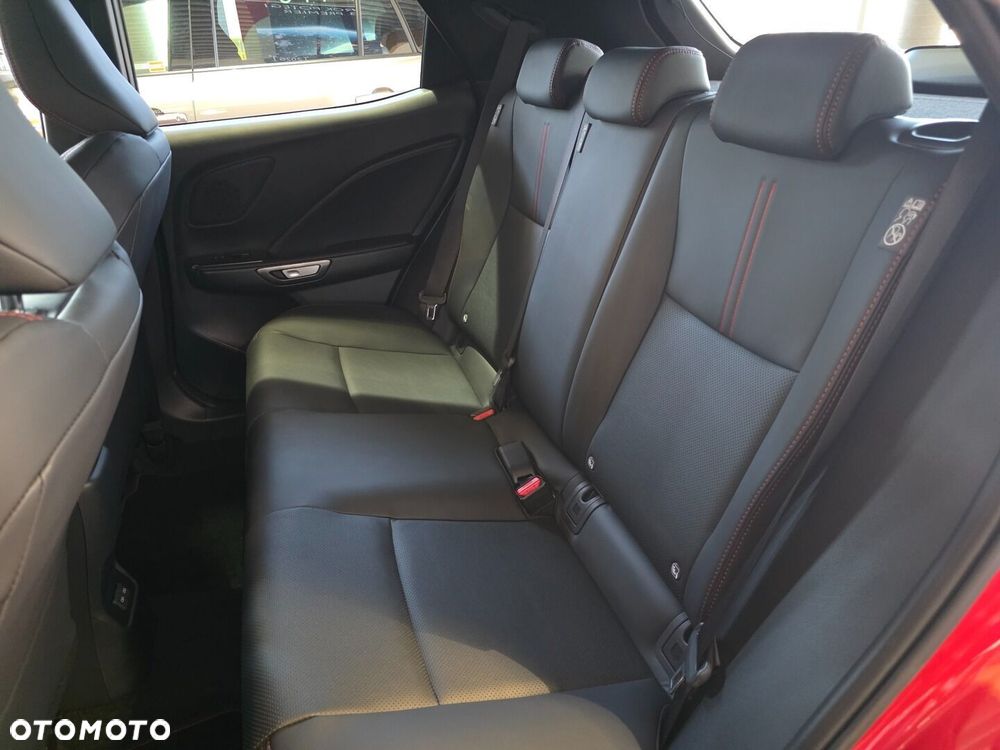 Lexus LBX 1.5 Hybrid Emotion - 7