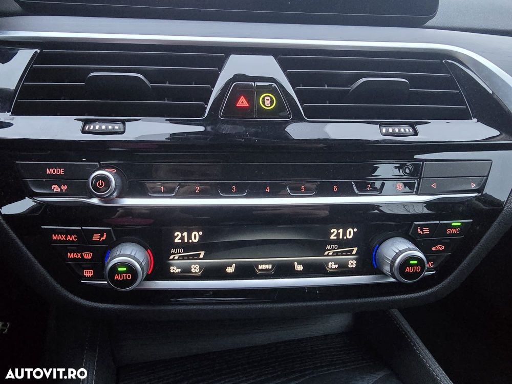 BMW Seria 5 530e Aut. Luxury Line - 14