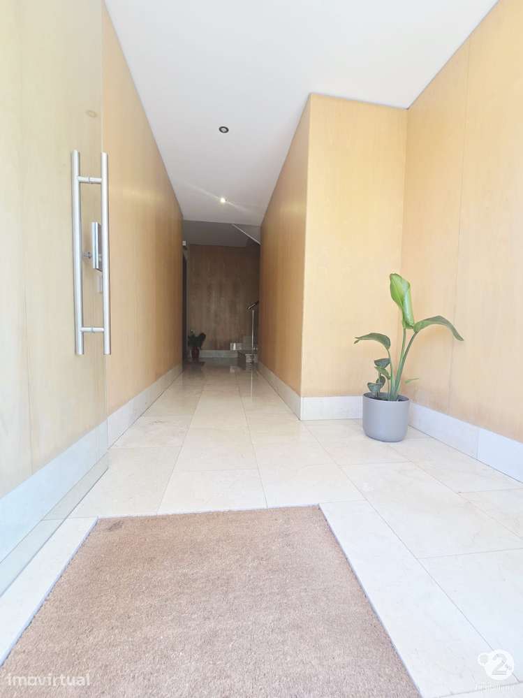 Andar Moradia T5 Duplex em Ramalde - Grande imagem: 4/26