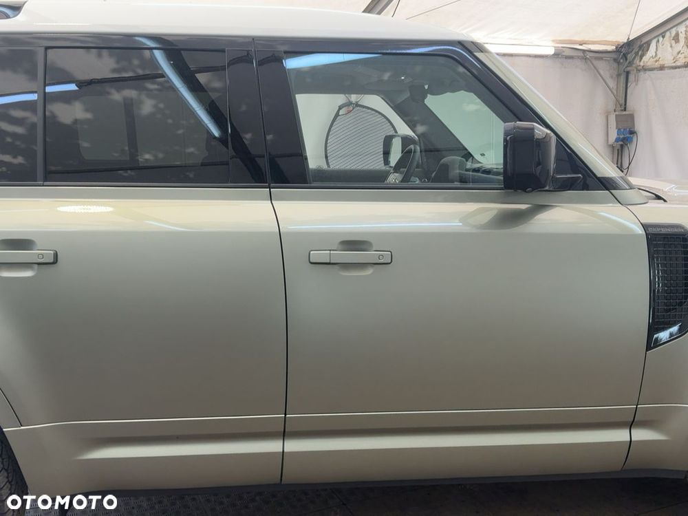 Land Rover Defender 110 D200 SE - 10
