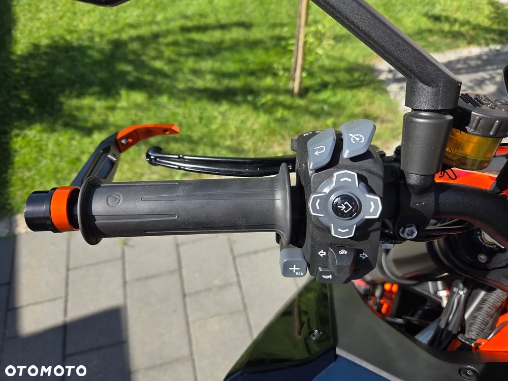 KTM Super Duke - 10