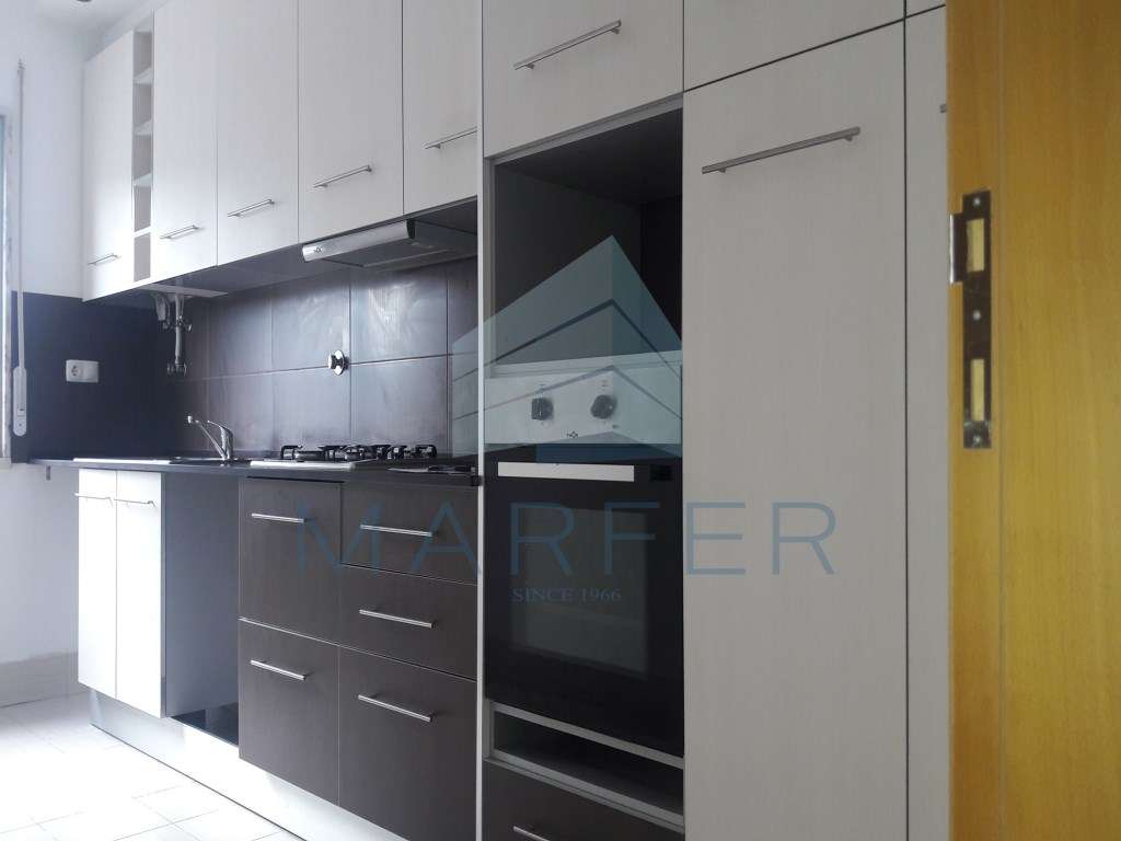Apartamento T2 | Sta. Iria Azoia - Grande imagem: 3/4