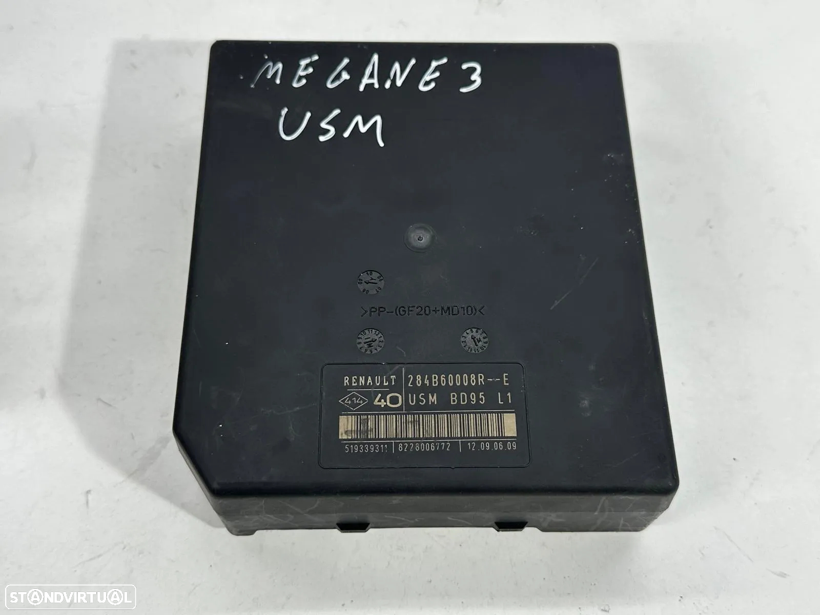 Caixa Fusíveis / Módulo USM - Renault Megane III - 3