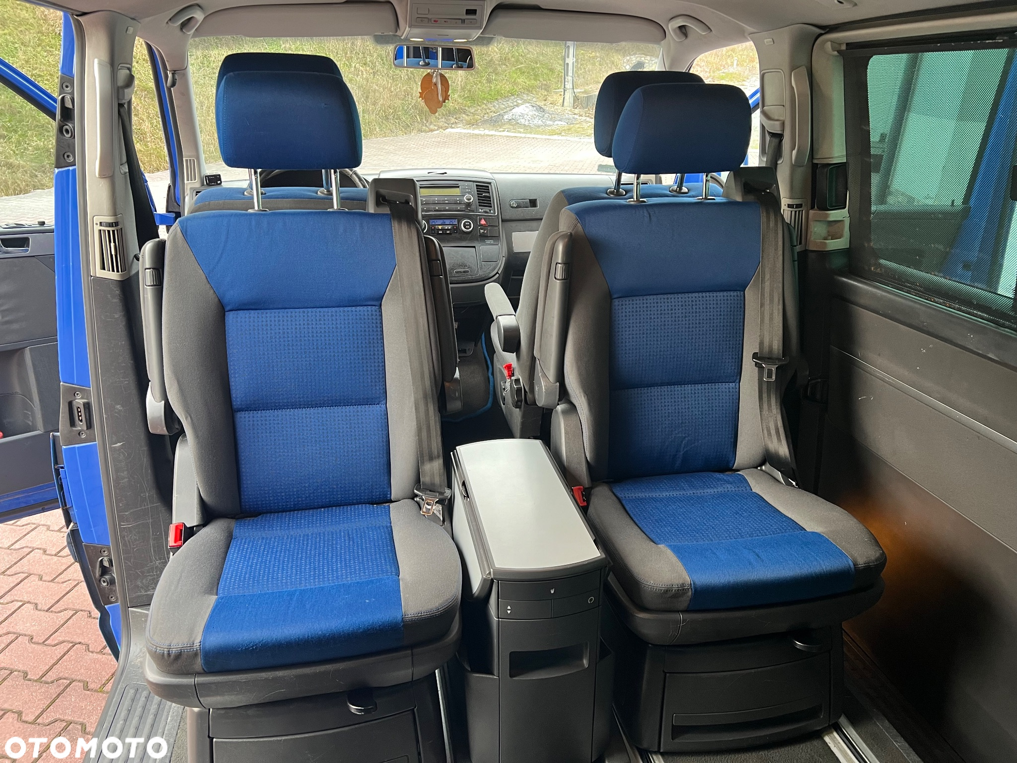 Volkswagen Multivan - 31