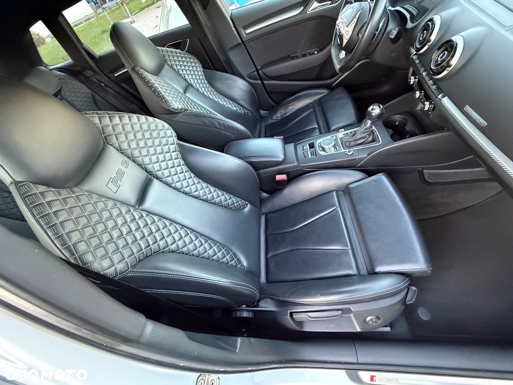 Audi RS3 Sportback - 17