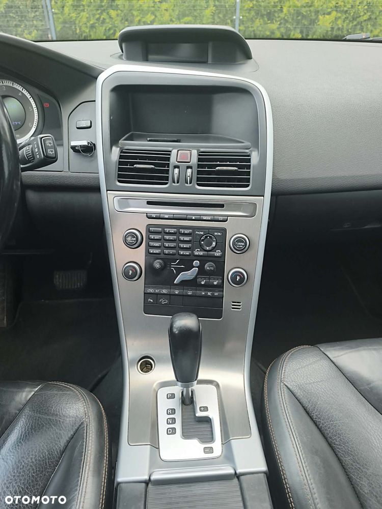 Volvo XC 60 D5 AWD - 6