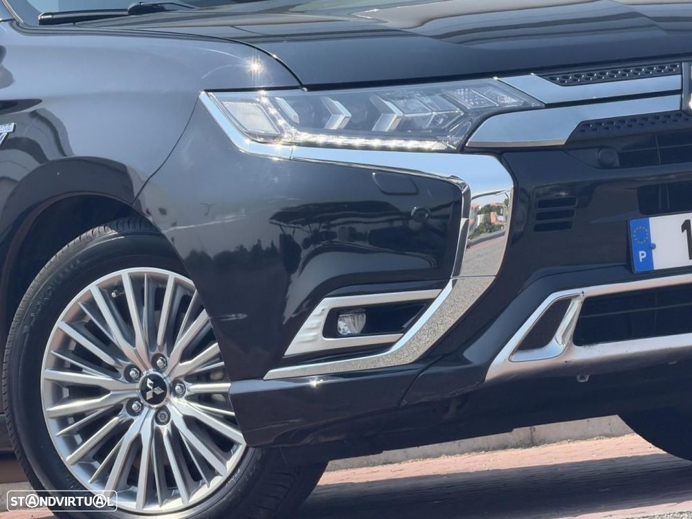 Mitsubishi Outlander 2.0 Instyle Navi - 30