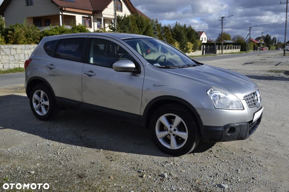 Nissan Qashqai 2.0 dCi 4 x 4 DPF tekna - 2