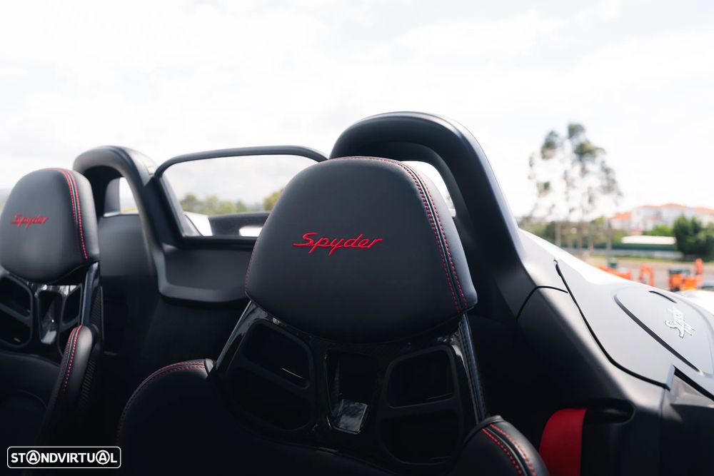 Porsche 718 Spyder - 23