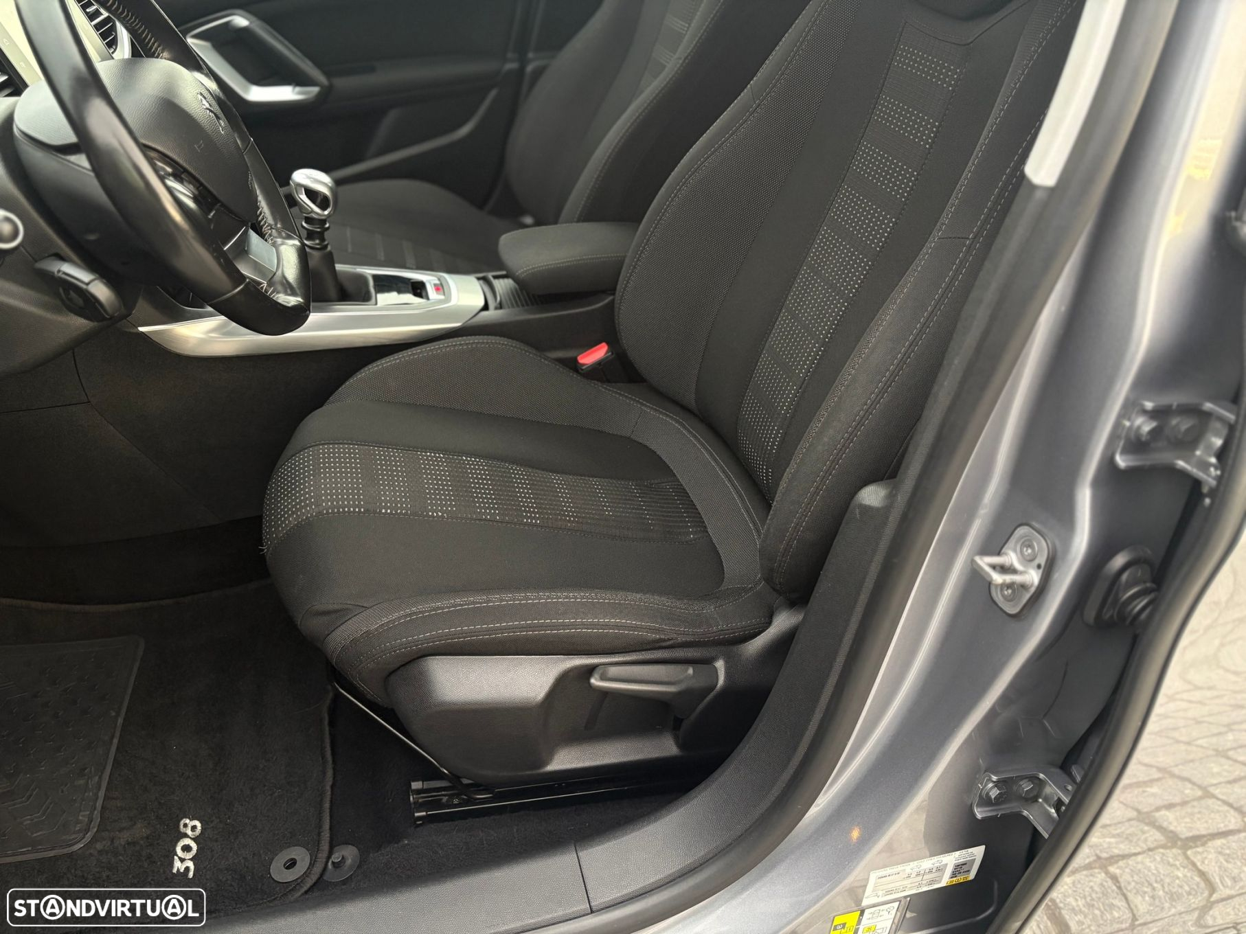 Peugeot 308 1.6 BlueHDi Allure J17 - 25