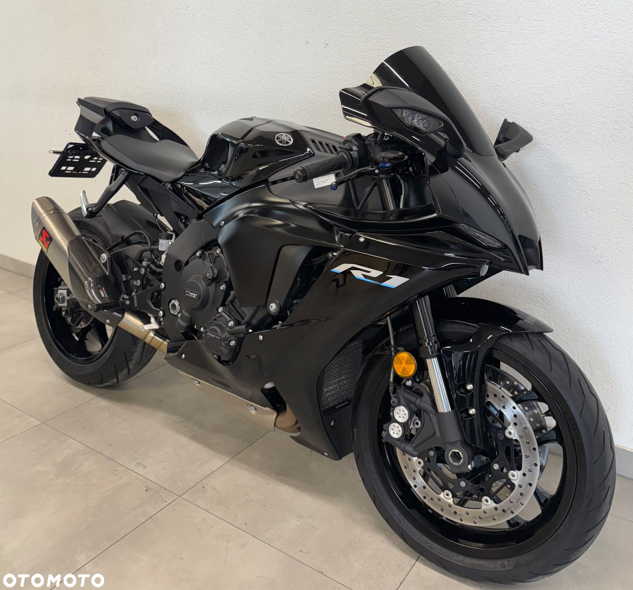 Yamaha R1 - 3