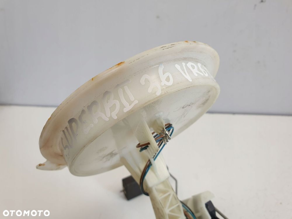 Skoda Superb II 3.6 FSI CZUJNIK PALIWA PŁYWAK - 2