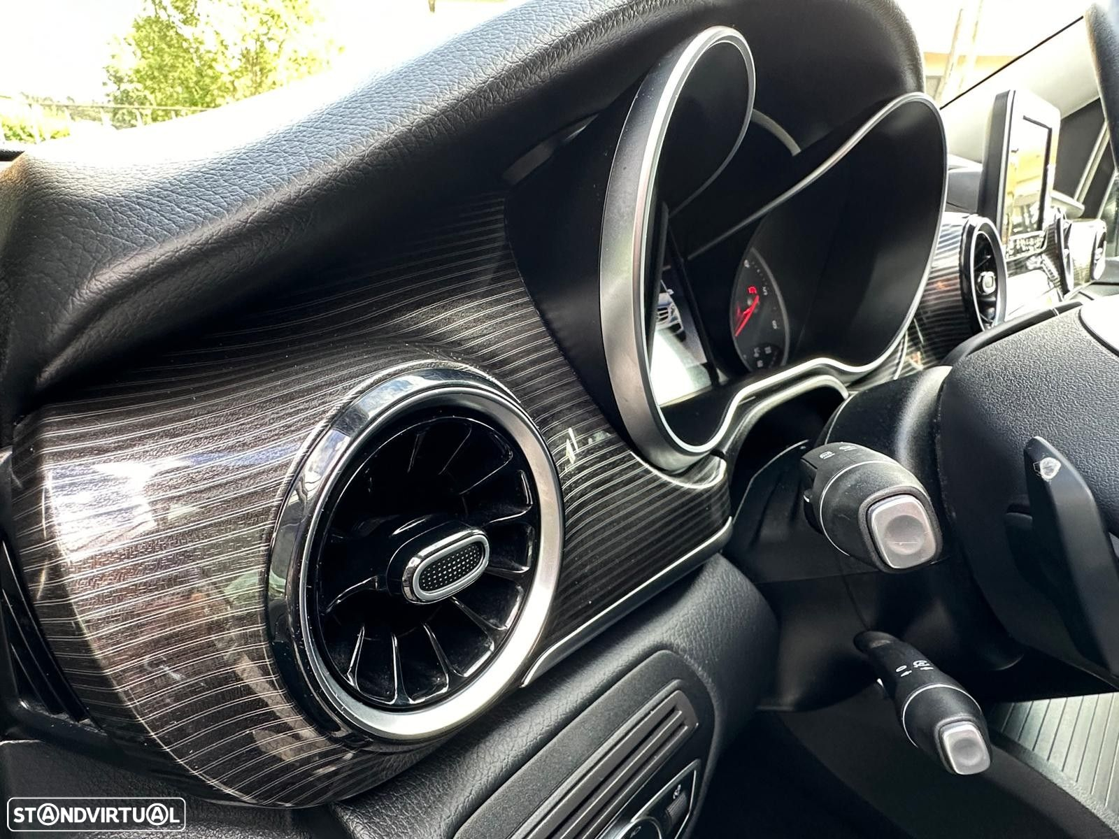 Mercedes-Benz V 300 d Longo Avantgarde - 38
