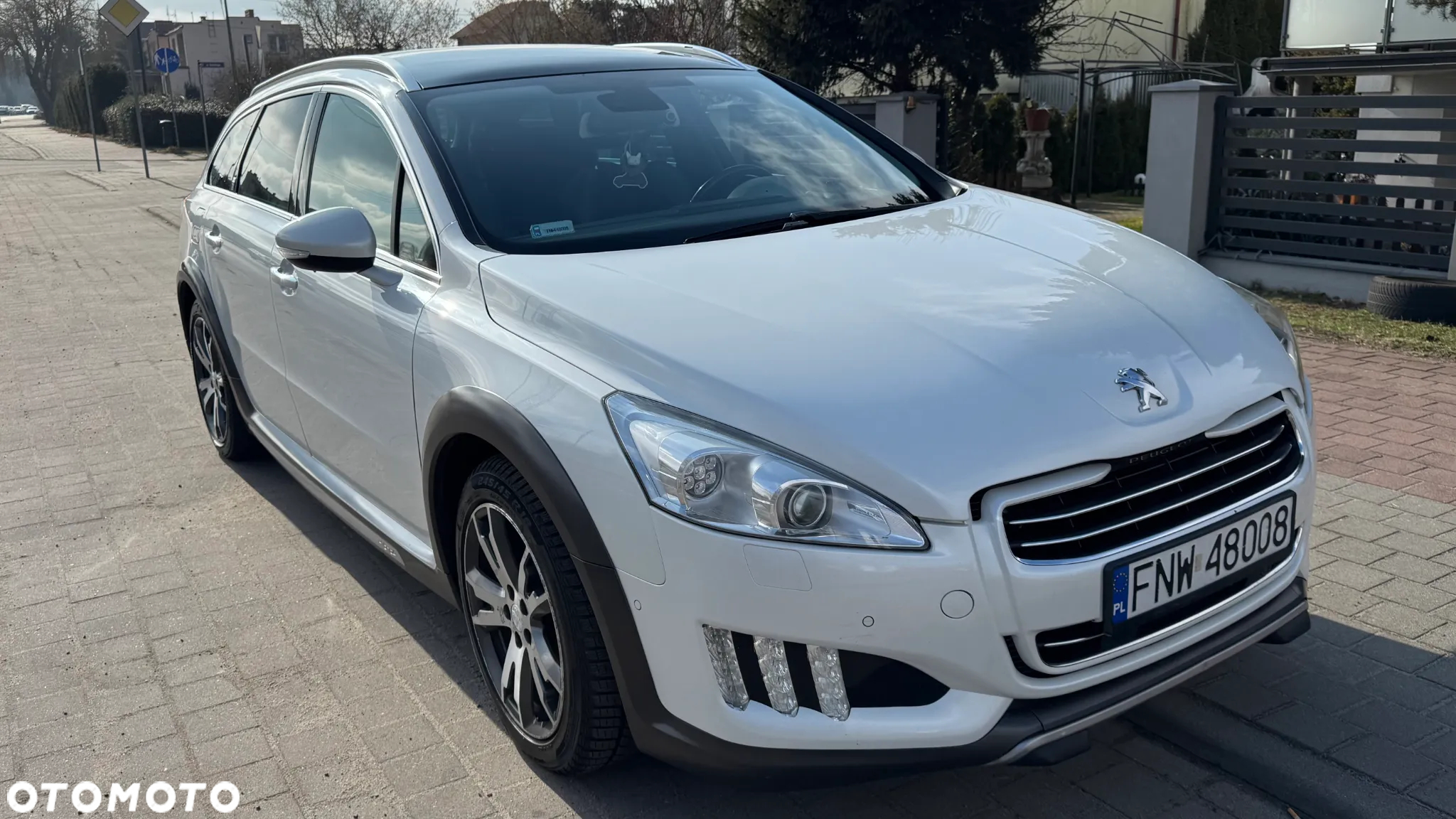 Peugeot 508 RXH 2.0 HDi HYbrid4 - 5