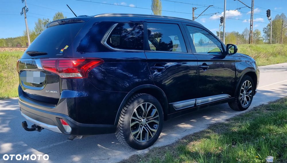 Mitsubishi Outlander 2.0 Intense + Navi 4WD CVT - 29