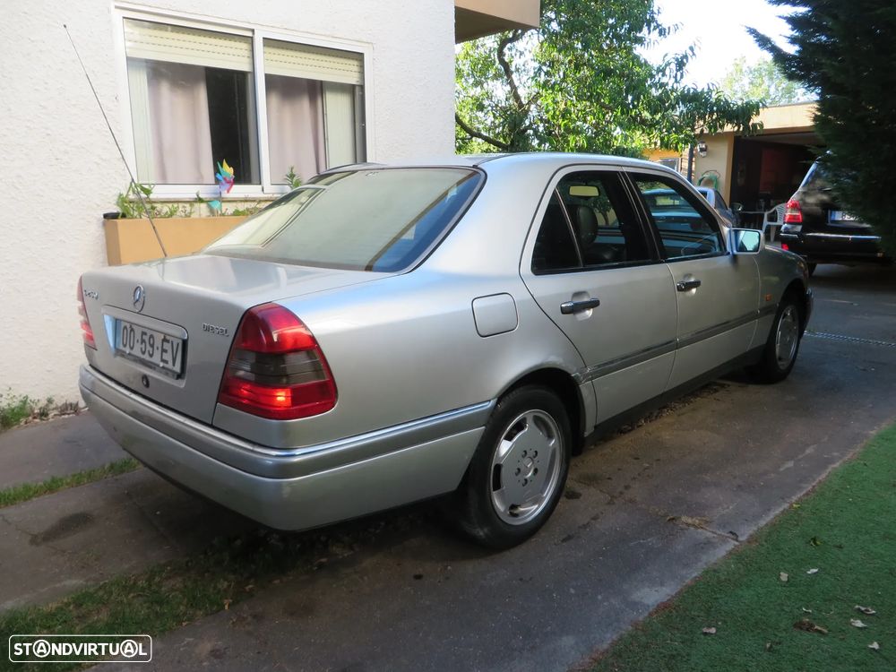 Mercedes-Benz C 250 D Elegance - 4
