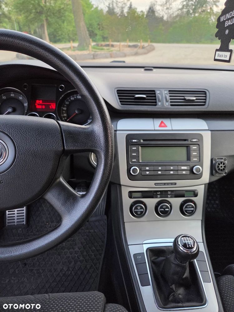 Volkswagen Passat 2.0 FSI Comfortline - 14