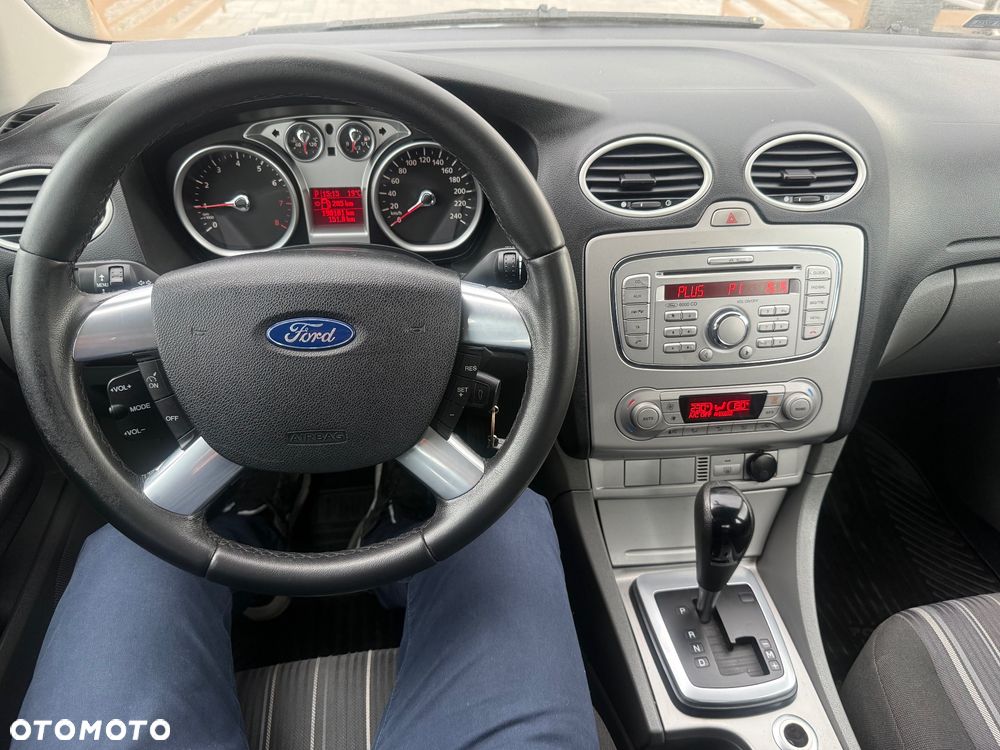 Ford Focus 2.0 16V Titanium - 15