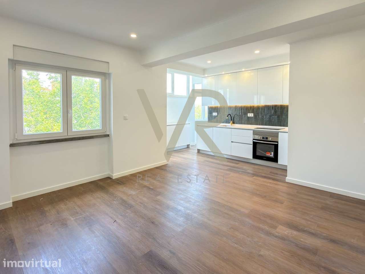T2 Totalmente Remodelado | A 10 Min. da Reboleira | Cozinha Equipada e - Grande imagem: 4/21