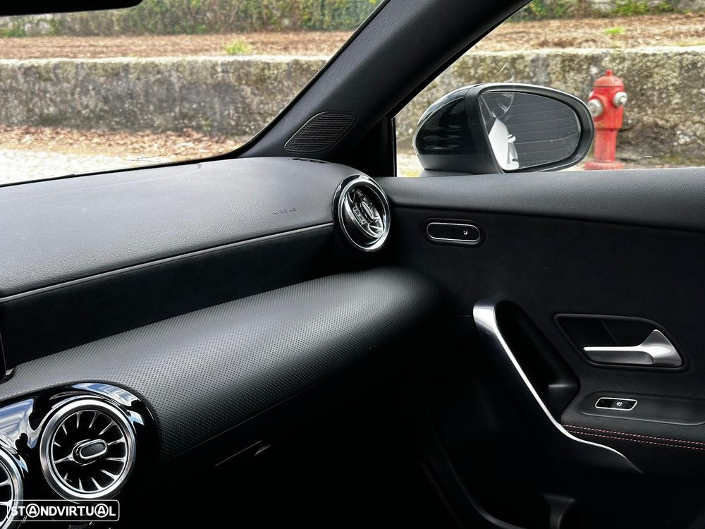 Mercedes-Benz A 250 e 8G-DCT AMG Line - 38