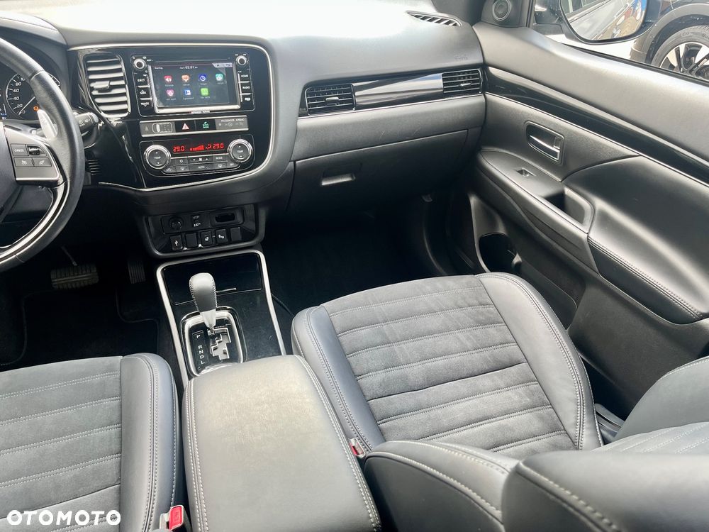 Mitsubishi Outlander - 21