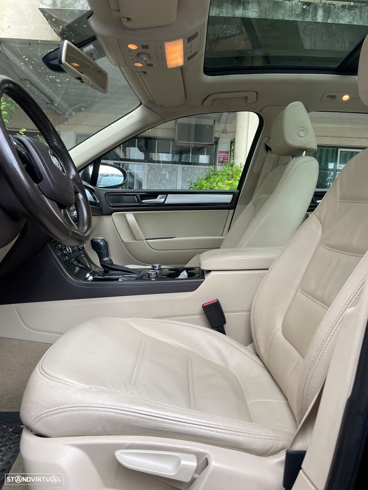 VW Touareg 3.0 TDI V6 Tiptronic - 2