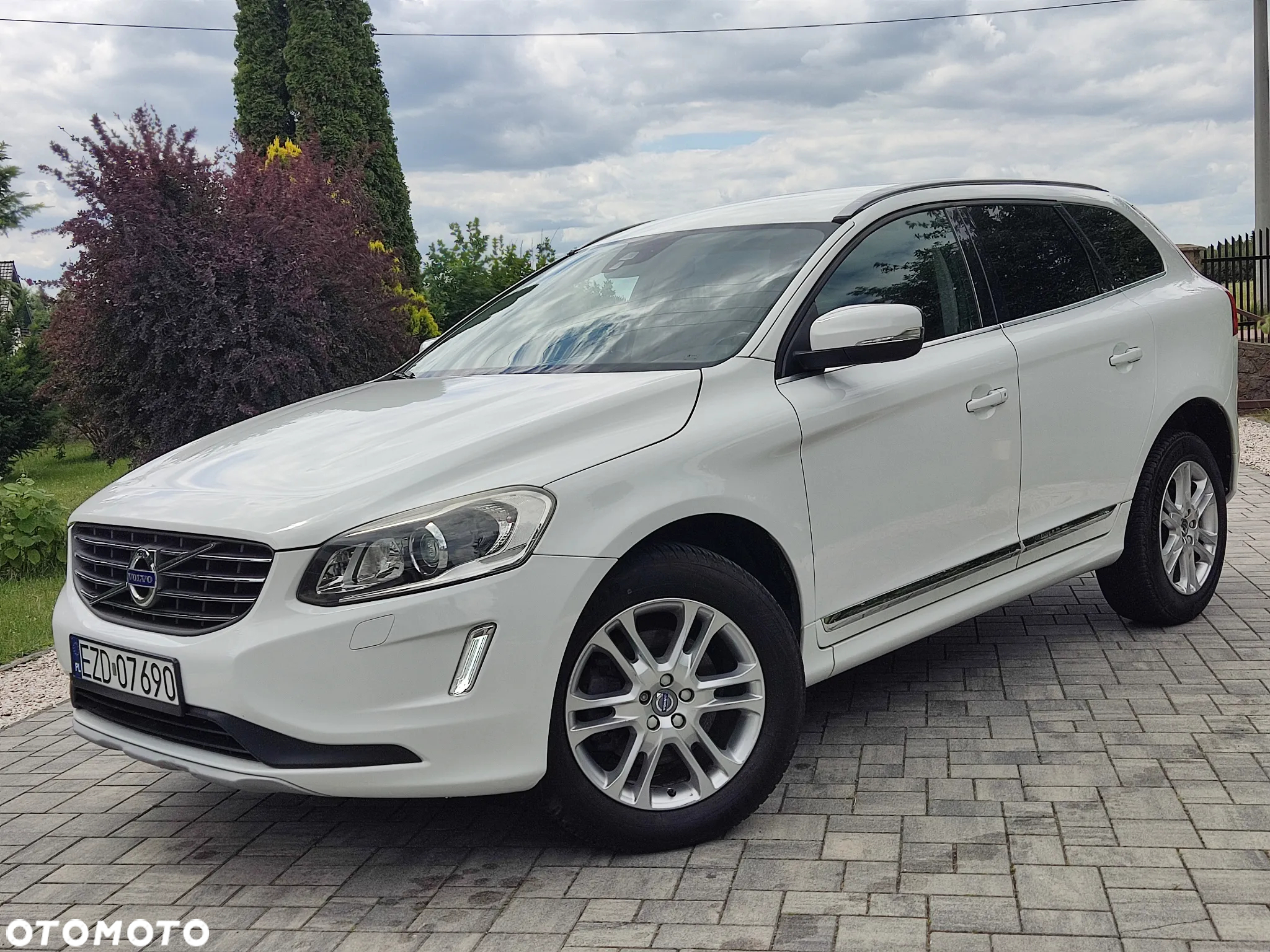 Volvo XC 60 D3 Drive-E Momentum - 11