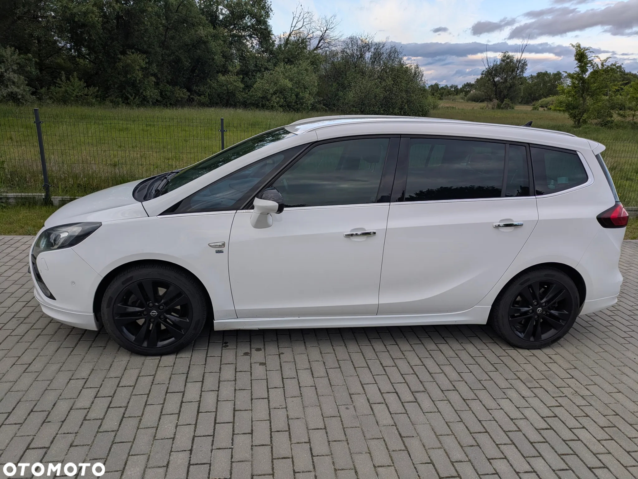 Opel Zafira Tourer 2.0 BITurbo CDTI Start/Stop Sport - 2