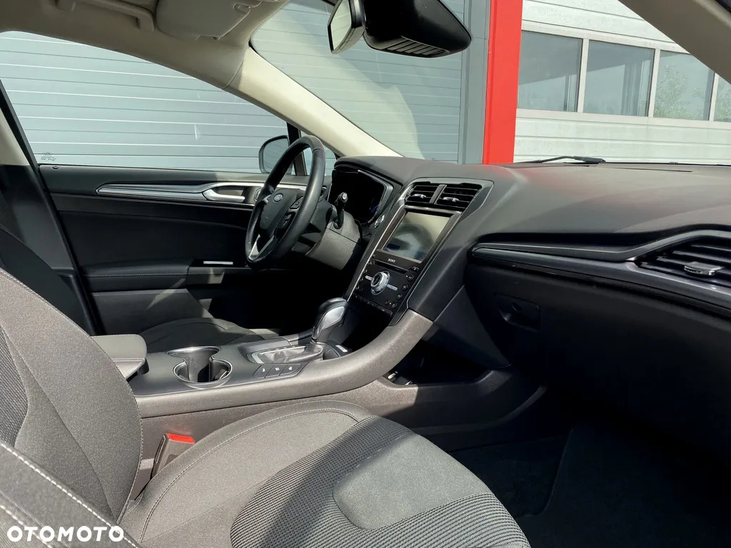 Ford Mondeo 2.0 Hybrid Titanium - 8