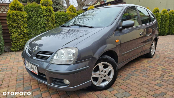 Nissan Almera Tino