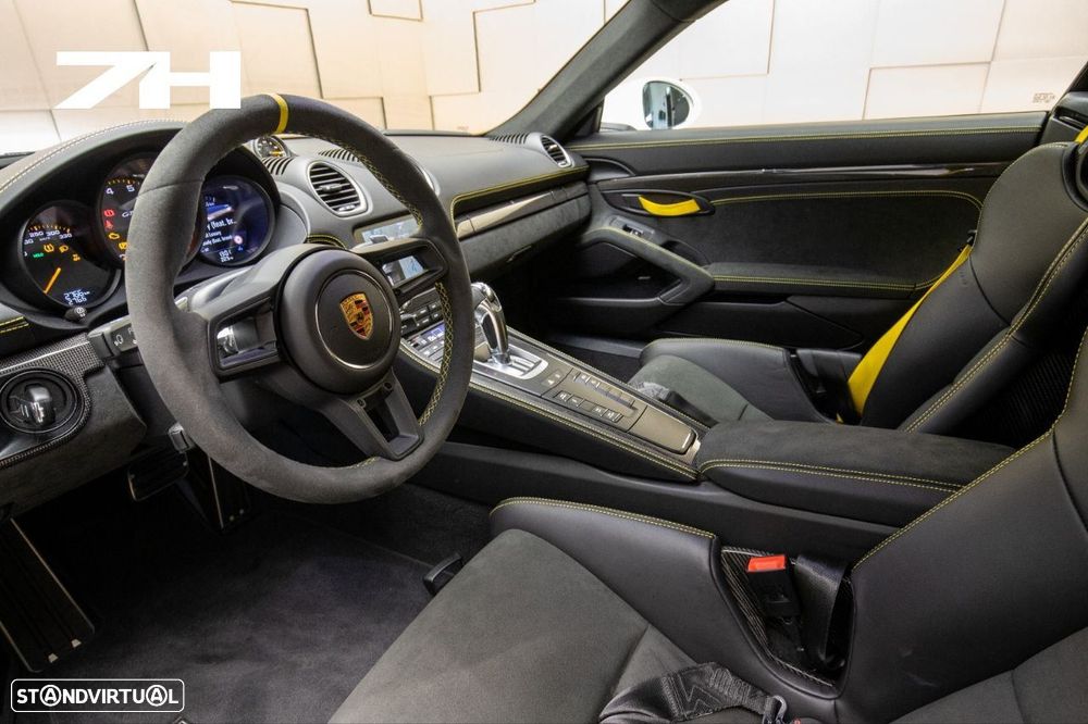 Porsche 718 Cayman GT4 PDK - 7