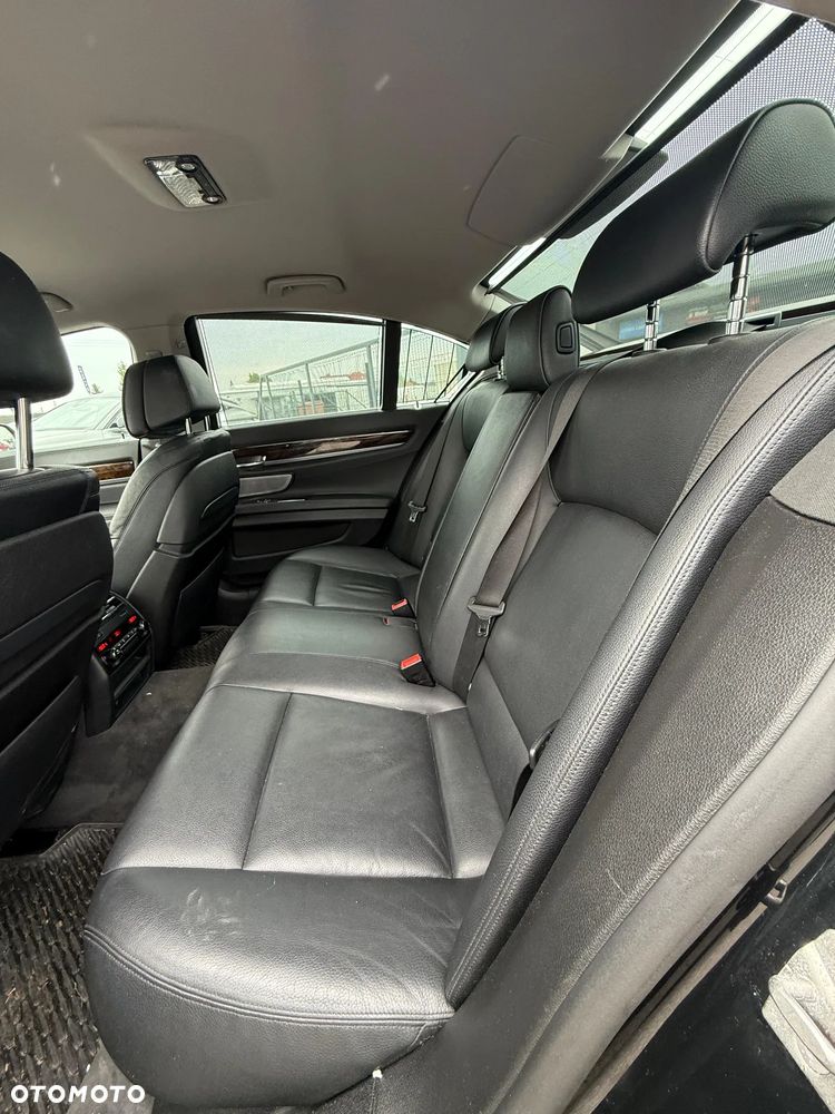 BMW Seria 7 750d xDrive - 26