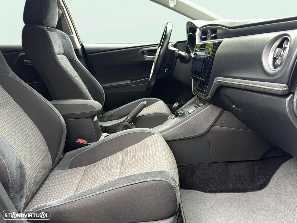 Toyota Auris - 11