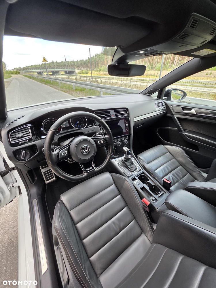 Volkswagen Golf - 11