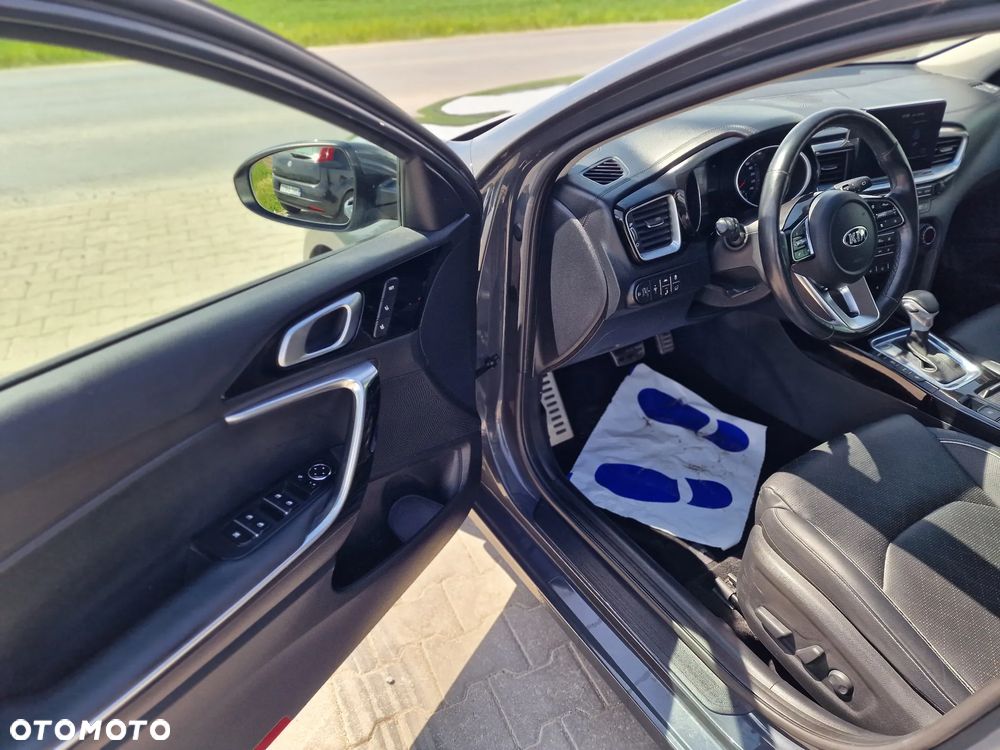 Kia Ceed 1.6 CRDi Eco-Dynamics+ (48V Mild-Hybrid) DCT7 Platinum Edition - 20
