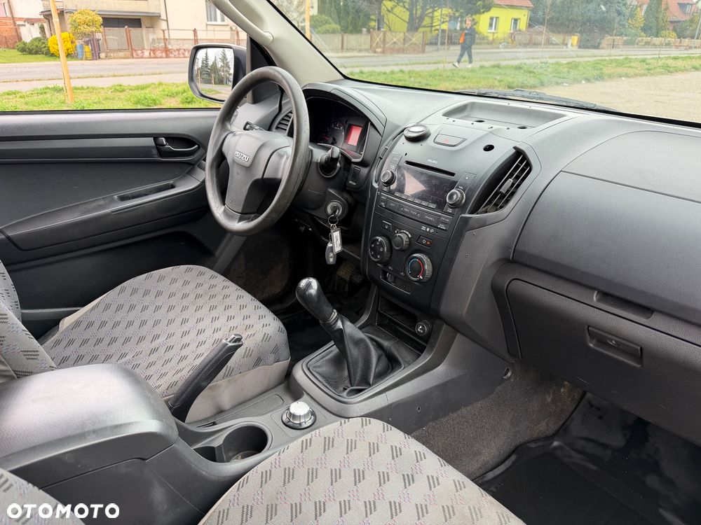 Isuzu D-Max 2.5 DC L - 19