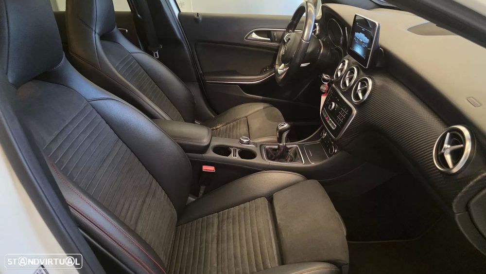 Mercedes-Benz A 200 d AMG Line - 45