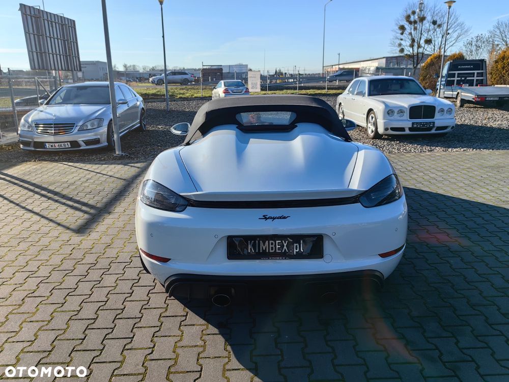 Porsche 718 Spyder - 9