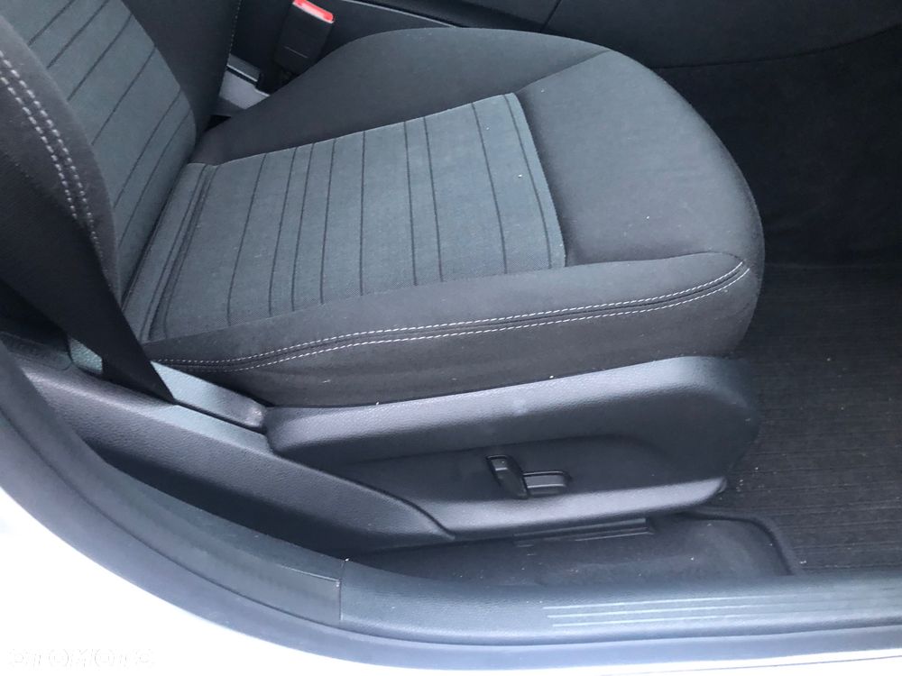 Mercedes-Benz Klasa C 180 (BlueTEC) d 7G-TRONIC - 19