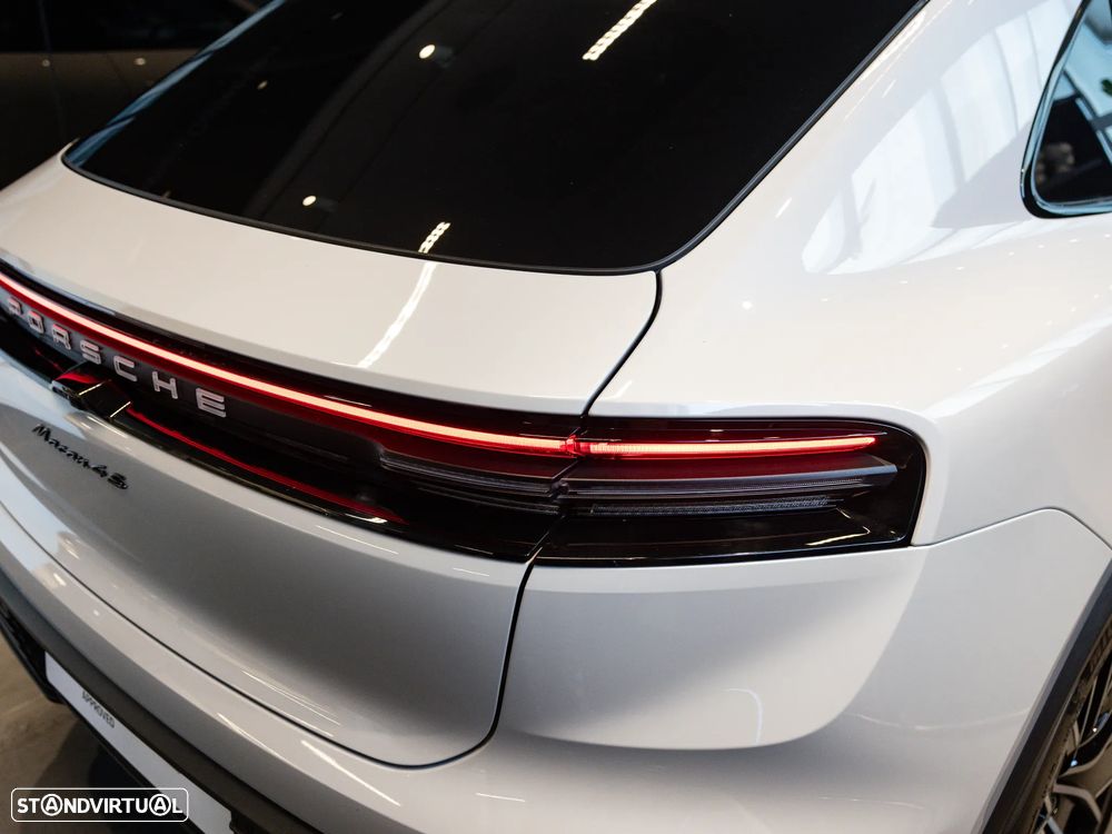Porsche Macan Electric 4S - 19